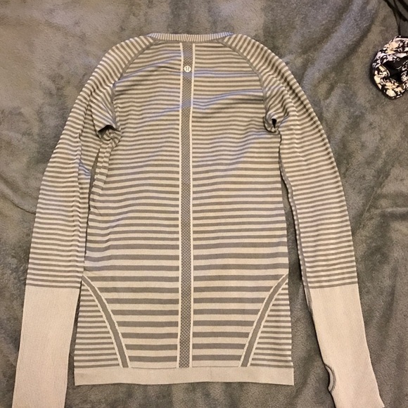 Lululemon Swiftly Tech long sleeve top gray striped size 6 - Picture 2 of 3